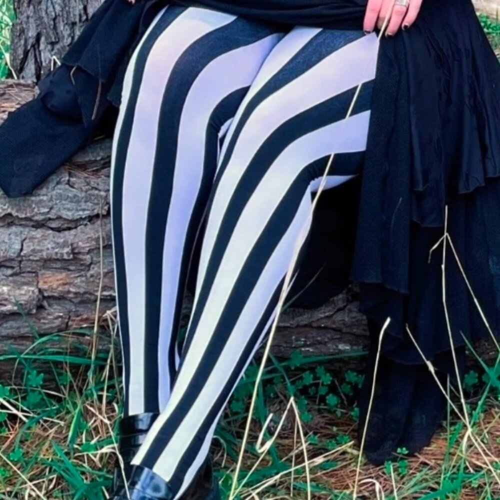 Snag Tights Striped Black and White